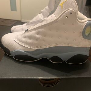 Jordan Retro 13 boys 2.5 like brand new! Still in original box.